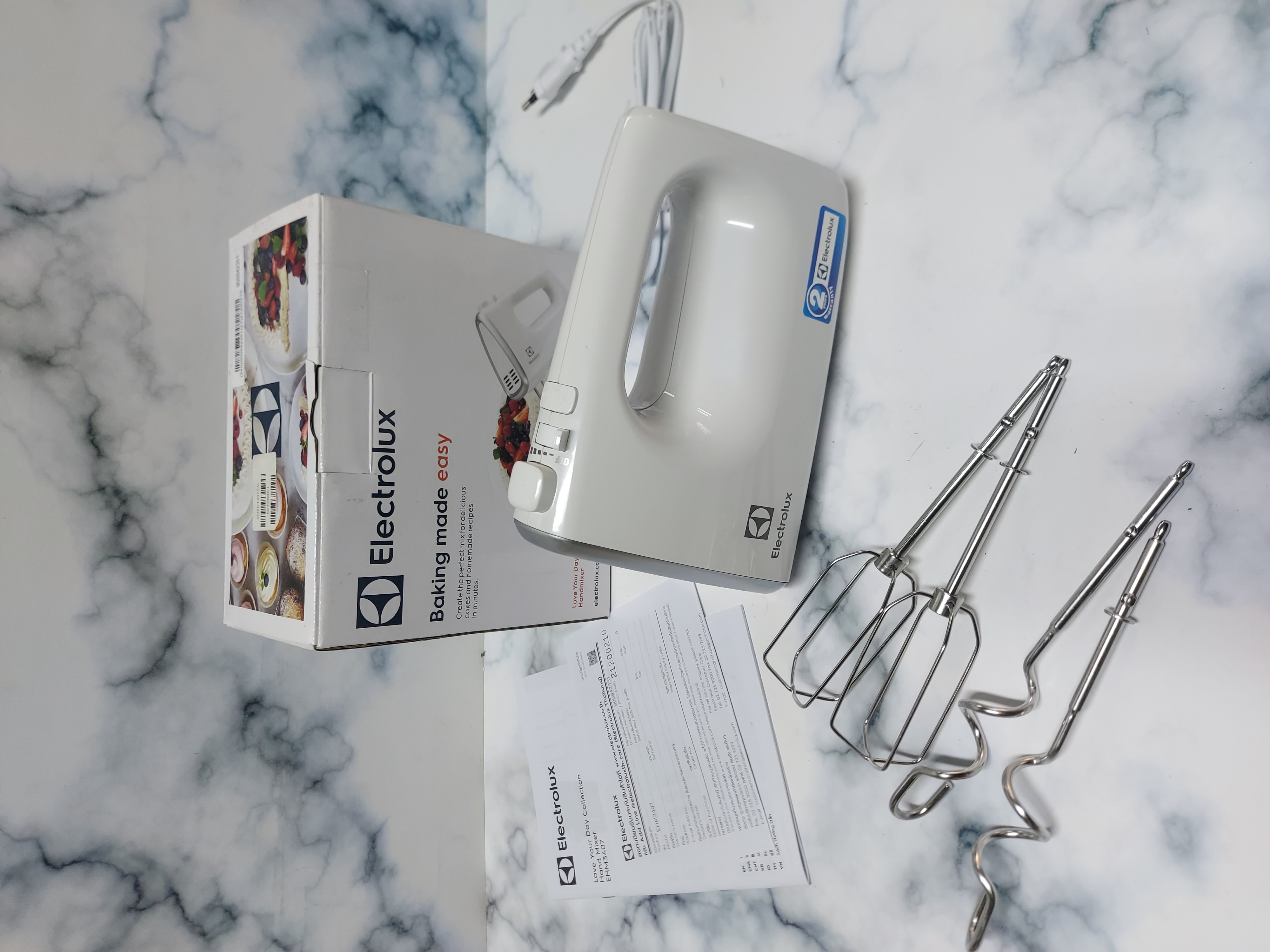 เครื่องตีไข่ มือถือ Hand Mixer Electrolux EHM3407